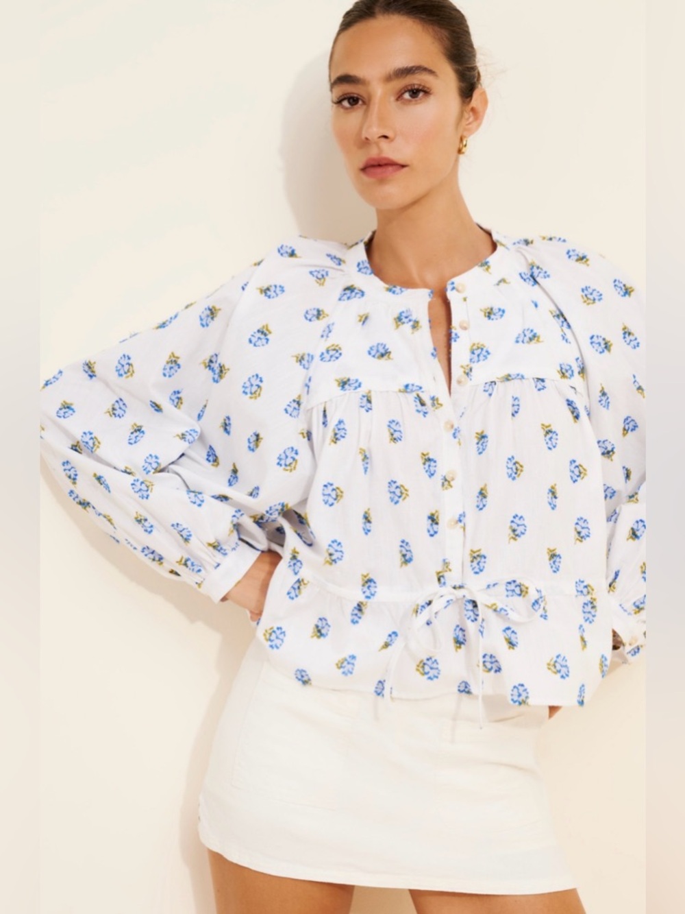 1X Anthropologie Pilcro Babydoll Batwing Blouse white with blue floral